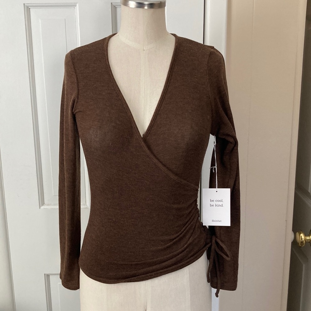 SKONHET BROWN WRAP BLOUSE SZ S/M, NWT